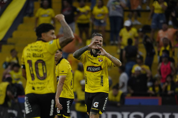 BENDEDETTO LE DA EL TRIUNFO AL ÍDOLO EN EL ARRANQUE DEL TORNEO