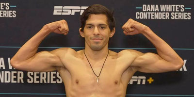 ADRIÁN MARTINETTI HACE HISTORIA Y FIRMA CON LA UFC