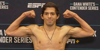 ADRIÁN MARTINETTI HACE HISTORIA Y FIRMA CON LA UFC