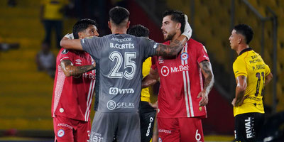 Argentinos Juniors sorprende y vence a Barcelona en Guayaquil