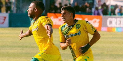 Ayrton Preciado anota en la goleada de Aldosivi sobre San Martín.