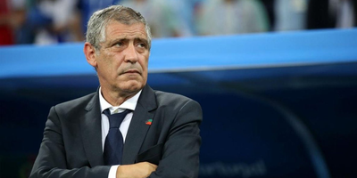 Azerbaiyán destituye a Fernando Santos.