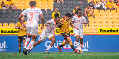 PARTIDAZO DE 6 GOLES EN EL ESTADIO MONUMENTAL