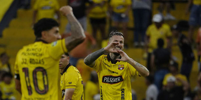 BENDEDETTO LE DA EL TRIUNFO AL ÍDOLO EN EL ARRANQUE DEL TORNEO