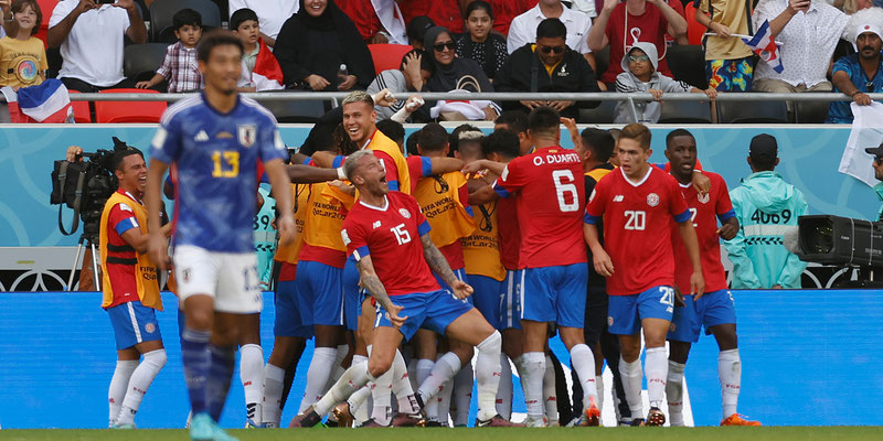Costa Rica derrota a Japón, y deja el Grupo E al rojo vivo