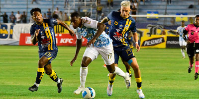 ¡Pasión y Orgullo en la Cancha! Delfín vs Emelec.