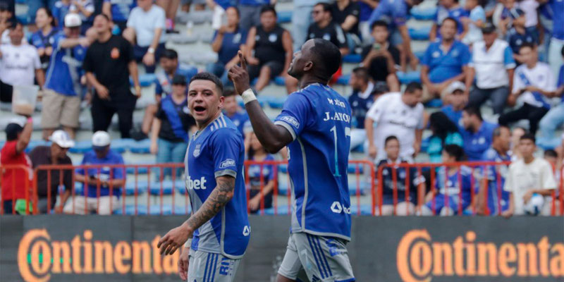 Emelec se hizo fuerte de local y goleó a Cumbayá