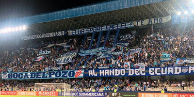 Emelec recibe sanción por lanzamiento de objetos.