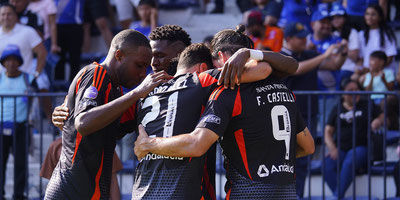 Emelec vence a Mushuc Runa y se aleja del descenso.