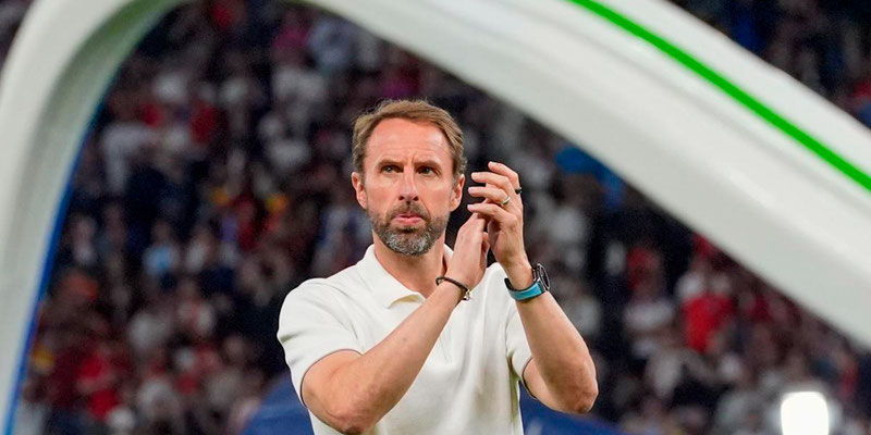 Por la mínima, Inglaterra venció a Italia