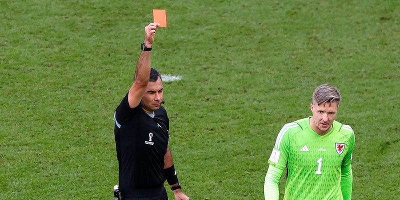 Irán, con un jugador más, le ganó a Gales en un partido clave