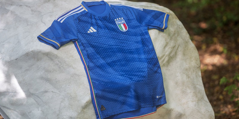 Italia se cambió a Adidas y presentó nueva camiseta