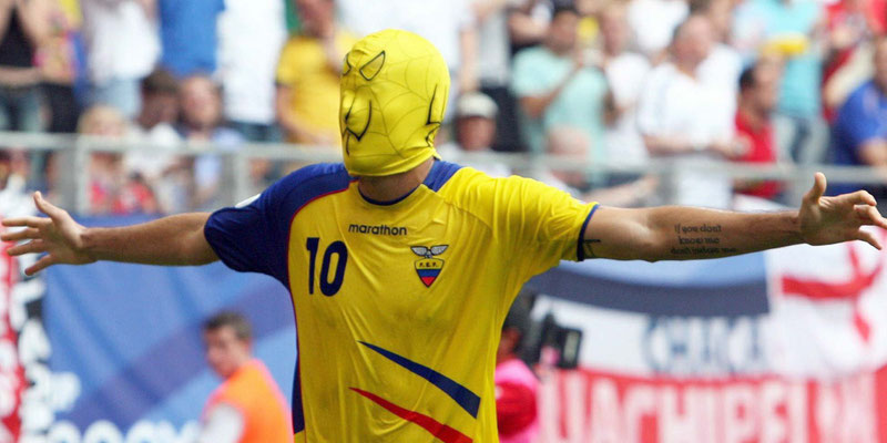 La FIFA recordó el mítico gol de Kaviedes en Alemania 2006
