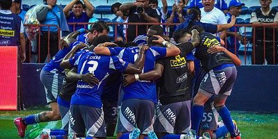 El Bombillo vuelve a sonreír en casa