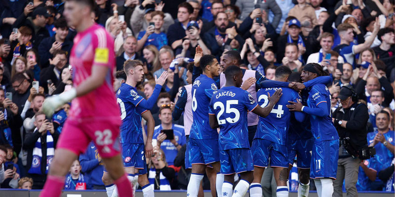 Gran partido de 'Moi' en la victoria del Chelsea