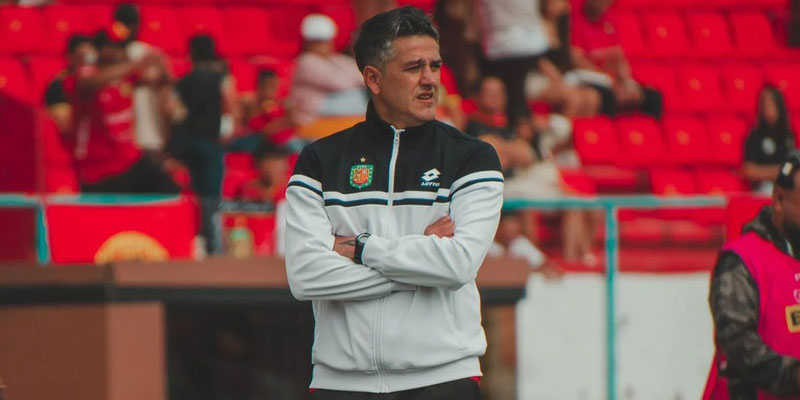 Aucas apunta a Norberto Araujo
