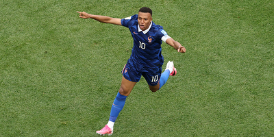 FRANCIA GOLEA 3-0 A IRAK Y CLASIFICA A DIECISEISAVOS
