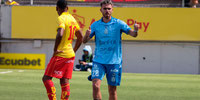 MACARÁ REMONTÓ Y GOLEÓ 4-1 A AUCAS
