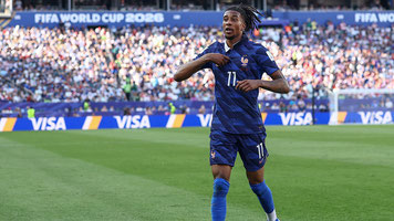 MICHAEL OLISE, A UN PASO DE IGUALAR UN HISTÓRICO RÉCORD DE PELÉ