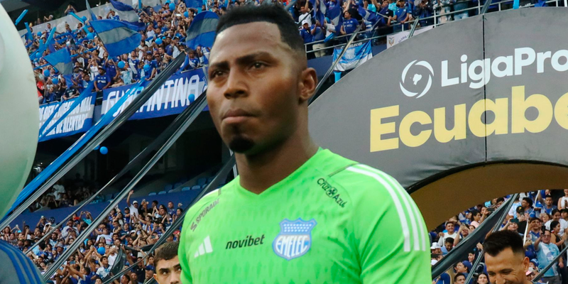 ¡Alarma en Emelec! Pedro Ortiz salió lesionado