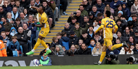 Pervis marcó un golazo frente al Manchester City