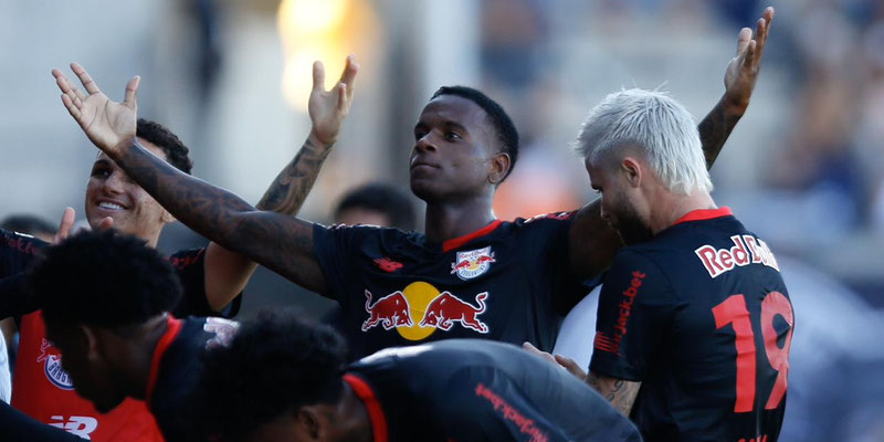 Realpe y Hurtado titulares en la victoria del Bragantino