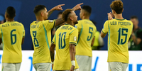 VINÍCIUS BRILLÓ CON UN DOBLETE Y NEYMAR VOLVIÓ EN LA GOLEADA DE BRASIL SOBRE ESCOCIA