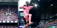 NILSON ANGULO COMPITE POR EL MEJOR GOL DEL MES EN LA PREMIER LEAGUE