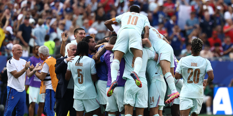 MBAPPÉ HACE HISTORIA Y LIDERA A FRANCIA: LOS RÉCORDS QUE DEJÓ LA CLASIFICACIÓN A SEMIFINALES