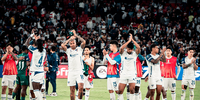 DEYVERSON RESPALDA A LUIS SEGOVIA TRAS FALLAR EL PENAL DECISIVO ANTE PALMEIRAS