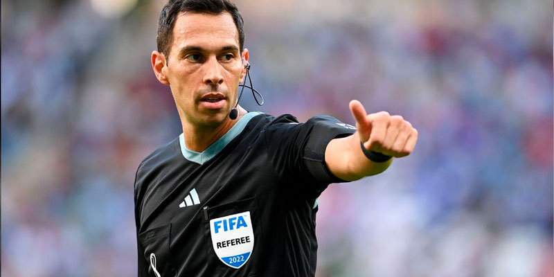 Árbitros confirmados para los partidos de La Tri en Eliminatorias