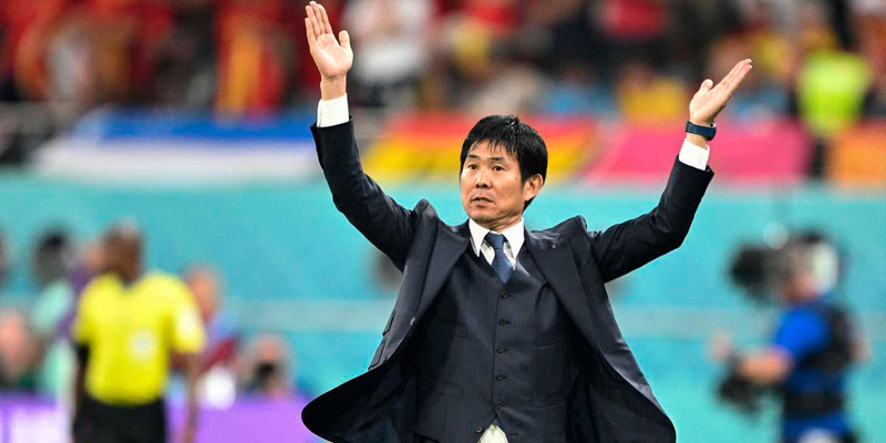 Japón renueva a su director técnico