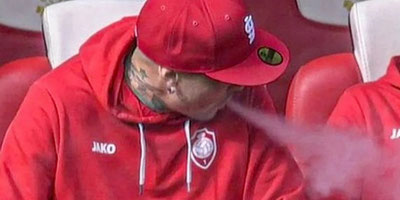 El Canal del fútbol Futbolista suspendido indefinidamente por fumar