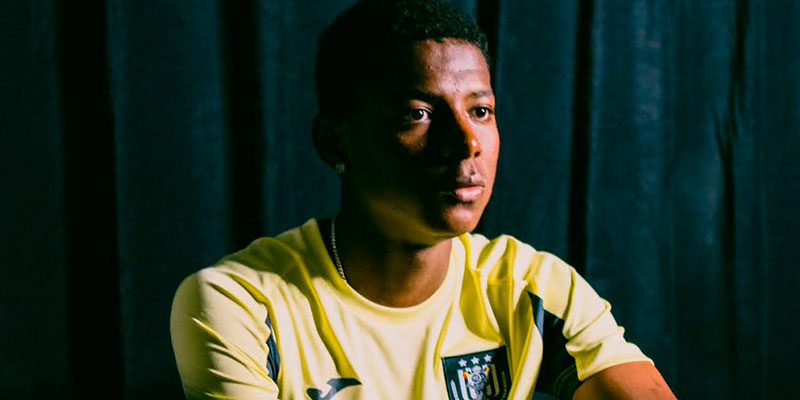 No necesitó adaptación, joven tricolor la parte en Europa