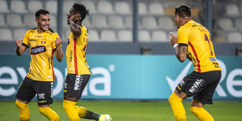 Emanuel Martínez anotó el mejor gol de la Libertadores