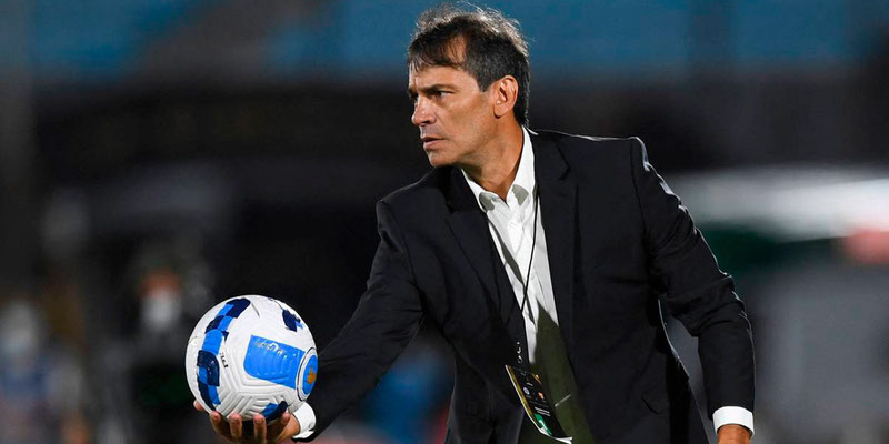 Fabián Bustos conquista Brasil con el equipo de 'Pele'
