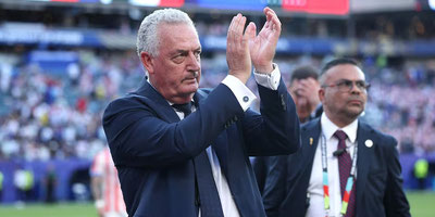 GUSTAVO ALFARO SIEMBRA DUDAS SOBRE SU FUTURO EN PARAGUAY TRAS LA ELIMINACIÓN MUNDIALISTA