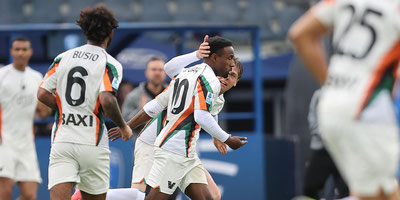 ¡ENTRÓ Y MARCÓ! John Yeboah figura en el empate del Venezia