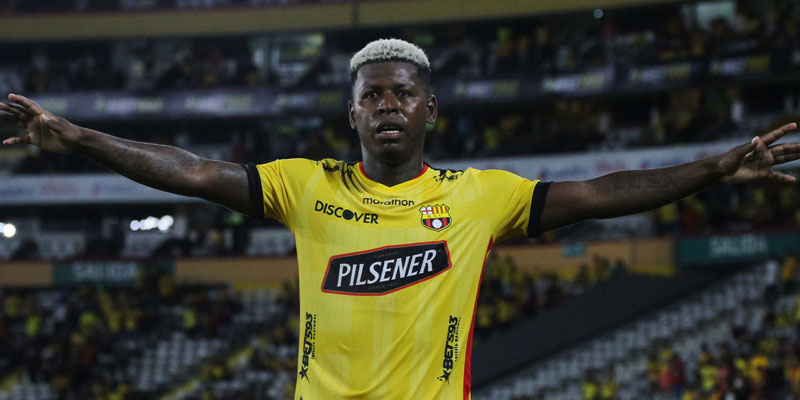 Gabriel Cortez le da la victoria a Barcelona con un doblete