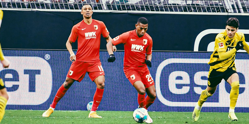 Augsburg de Carlos Gruezo perdió ante Borussia Dortmund