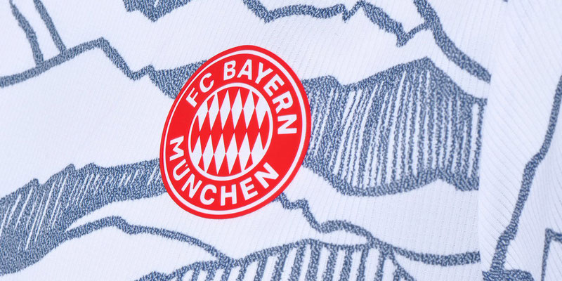 El Bayern presentó su camiseta para la UEFA Champions League.