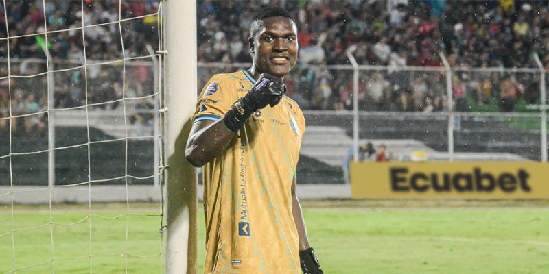 David Cabezas sería convocado a La Tri en marzo