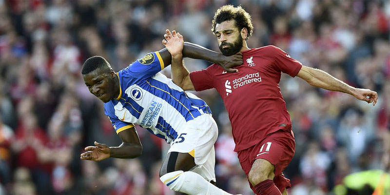 Show de Estupiñán y Caicedo ante el poderoso Liverpool