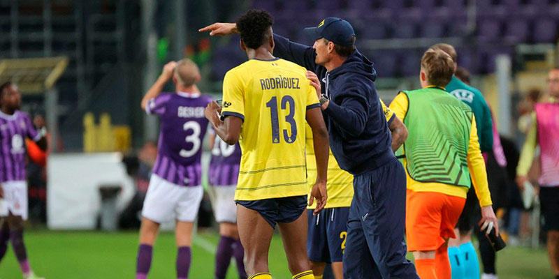 La Rola jugó titular por primera vez en el fútbol europeo