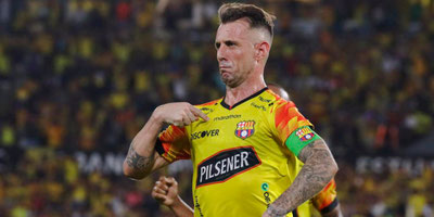 AKD, EL EQUIPO DE DAMIÁN DÍAZ