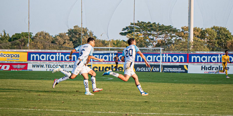 GUAYAQUIL CITY LE ARREBATA LA PUNTA A LEONES FC
