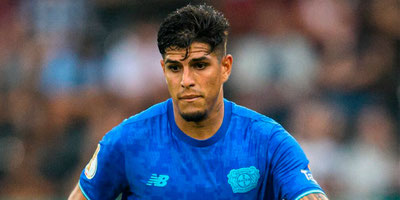 ARSENAL Y TOTTENHAM VAN POR HINCAPIÉ