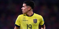 KENDRY PÁEZ JUGARÁ EN FRANCIA