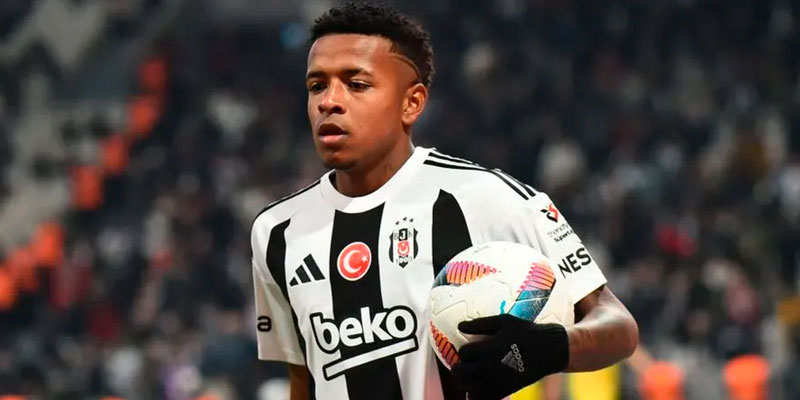 KENY ARROYO LLEGÓ A BRASIL PARA UNIRSE A CRUZEIRO