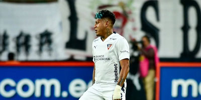 Richard Mina se pierde el duelo ante Barcelona.